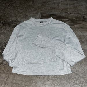 gray crop long sleeve